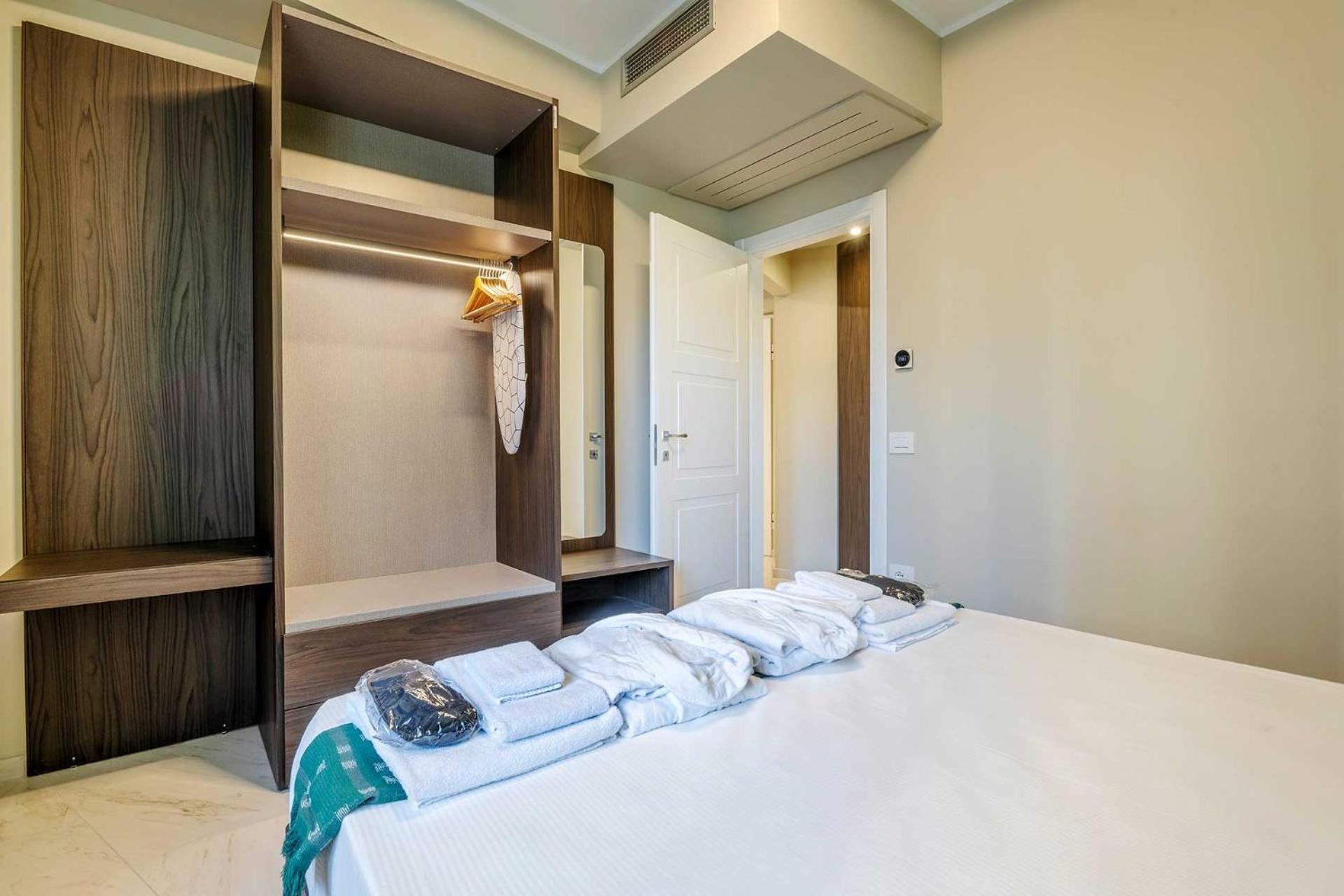 Velasca Tower Apartments Milan Exterior photo