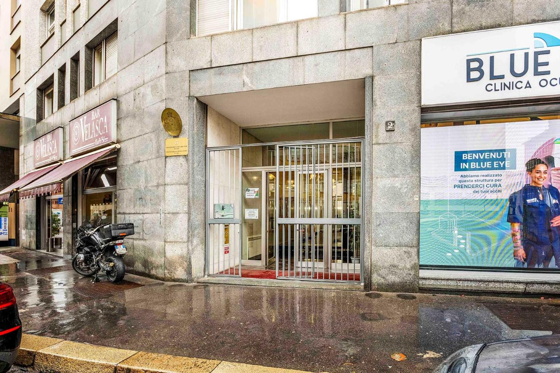 Velasca Tower Apartments Milan Exterior photo